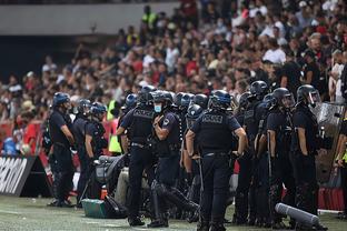 意媒：弗拉泰西对自己在国米的处境失望，愿意考虑冬窗离队