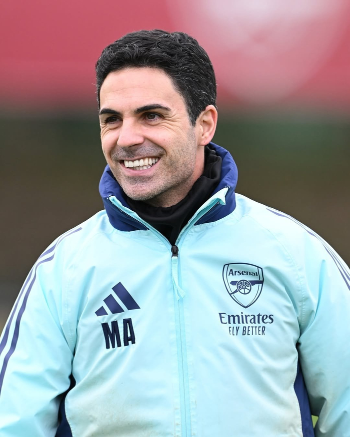 年年欧冠失误染红，这集我看过…巴萨客场不敌切尔西！（欧冠再现失误与红牌，熟悉剧情重演：巴萨客场不敌切尔西）