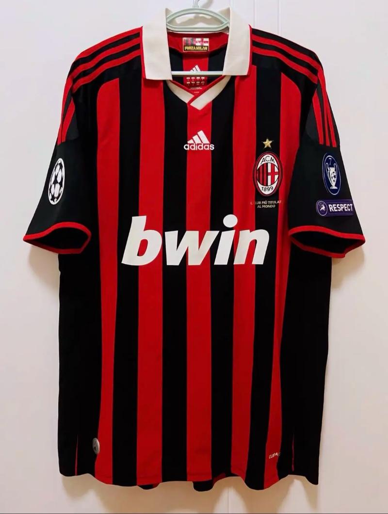 表达崇高敬意，重庆铜梁龙向李章洙赠送冲超纪念球衣