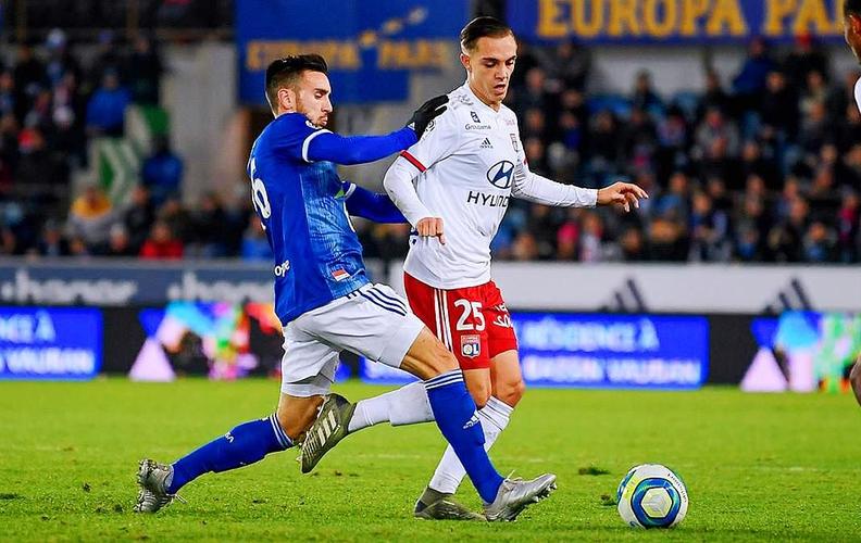 拜仁官方：门将诺伊尔在对阵美因茨比赛中右腿肌肉纤维撕裂（拜仁官宣：诺伊尔在对阵美因茨时右腿肌肉纤维撕裂）