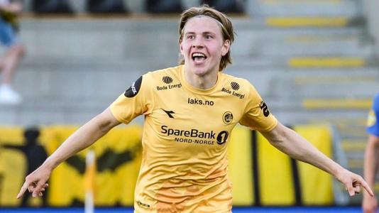 记者：李可并未参加申花赛前合练，明天能否首发存疑