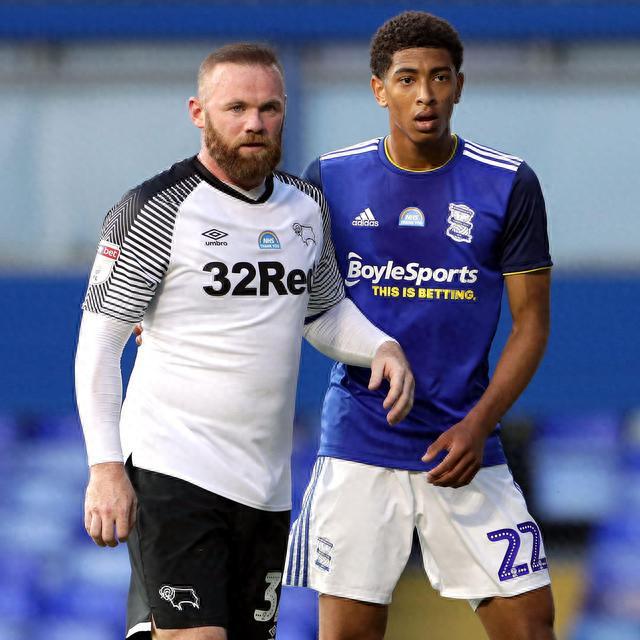 世界杯小组赛抽签出炉，各组形势复杂，韩国、意大利、巴西等队有望晋级，美国、土耳其等队面临挑战。