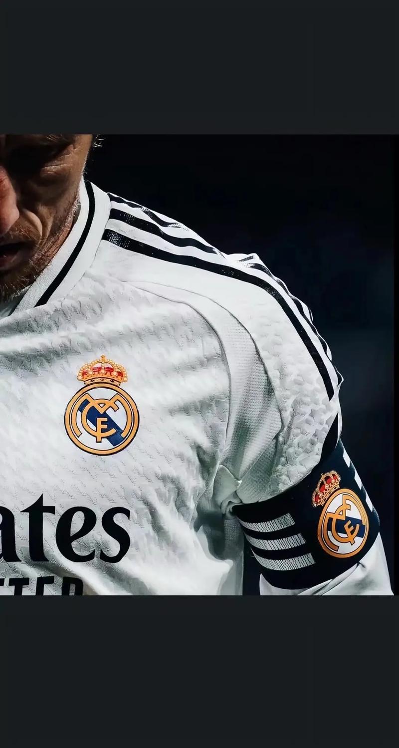 1v4戏耍巴萨后防！17岁就值6000万的他比亚马尔更有望成为金球？（1挑4戏耍巴萨防线！17岁身价6000万，他比亚马尔更有望问鼎金球？）