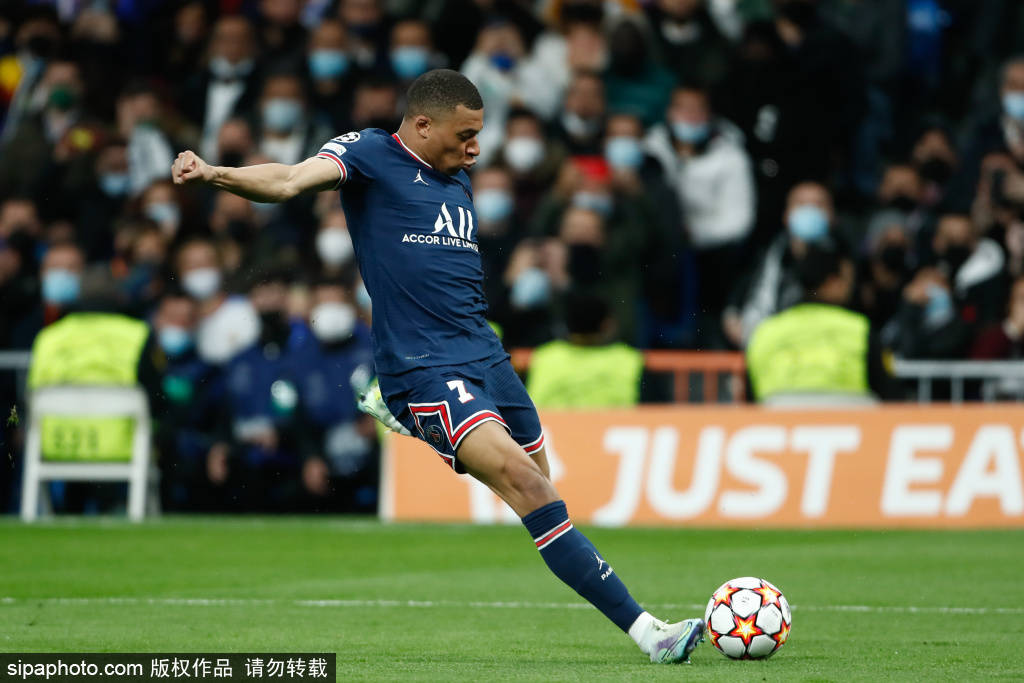 官方：26年1月起，德甲、德乙球场内将显示实际补时时长（官宣：2026年1月起，德甲与德乙赛场将公开显示实际补时时长）