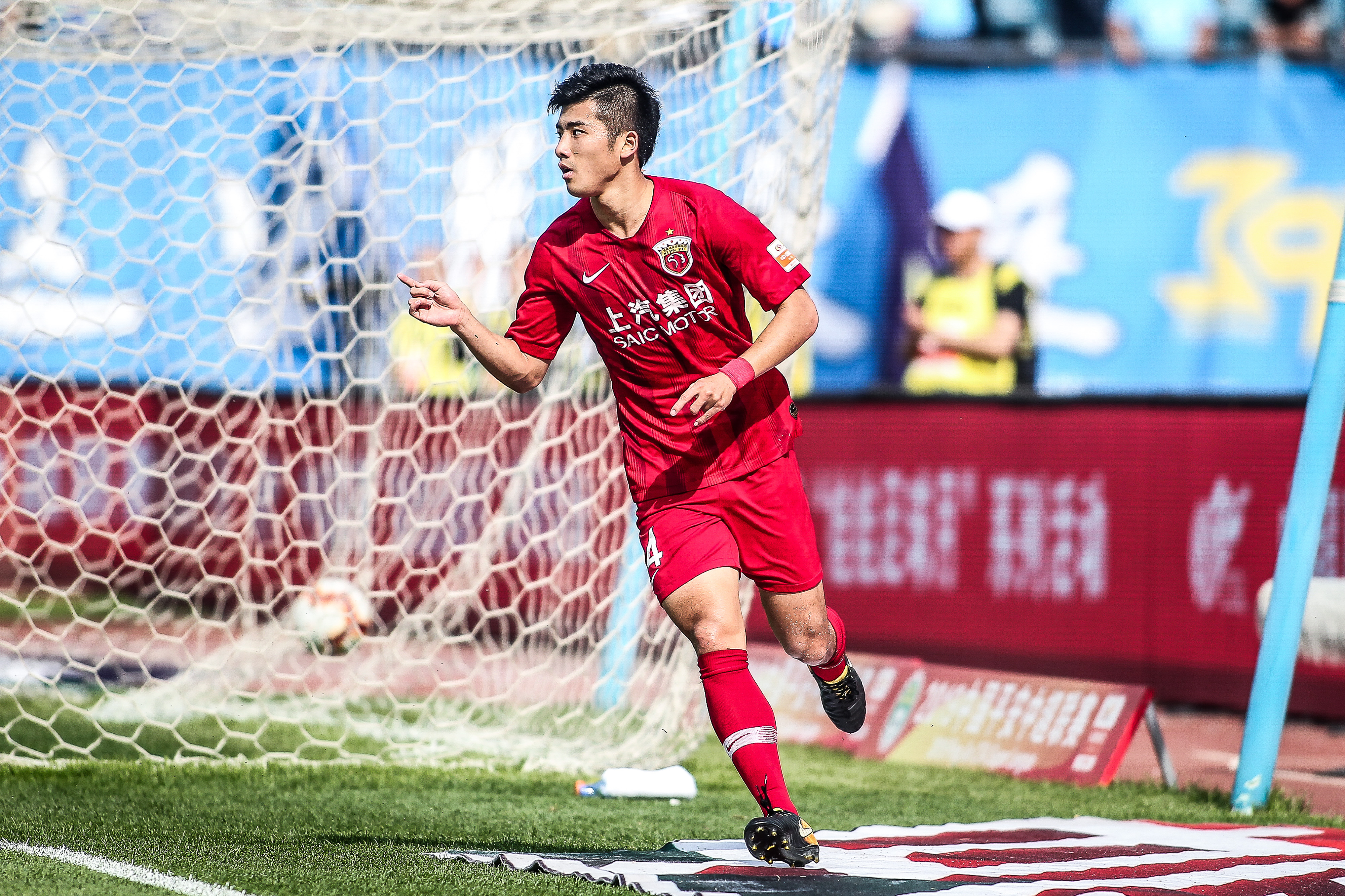 土媒：居莱尔出场75次后，皇马需向费内巴切支付200万欧奖金