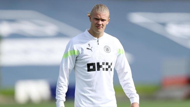 他是全场最耀眼的那个人