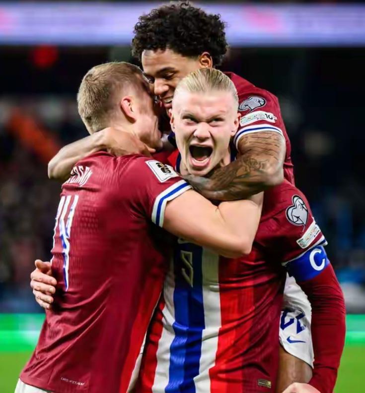 中国国乒在2025成都混合团体世界杯中以6连胜结束第二轮，孙颖莎在梁靖崑失利后积极复盘，展现团队凝聚力与个人关怀。