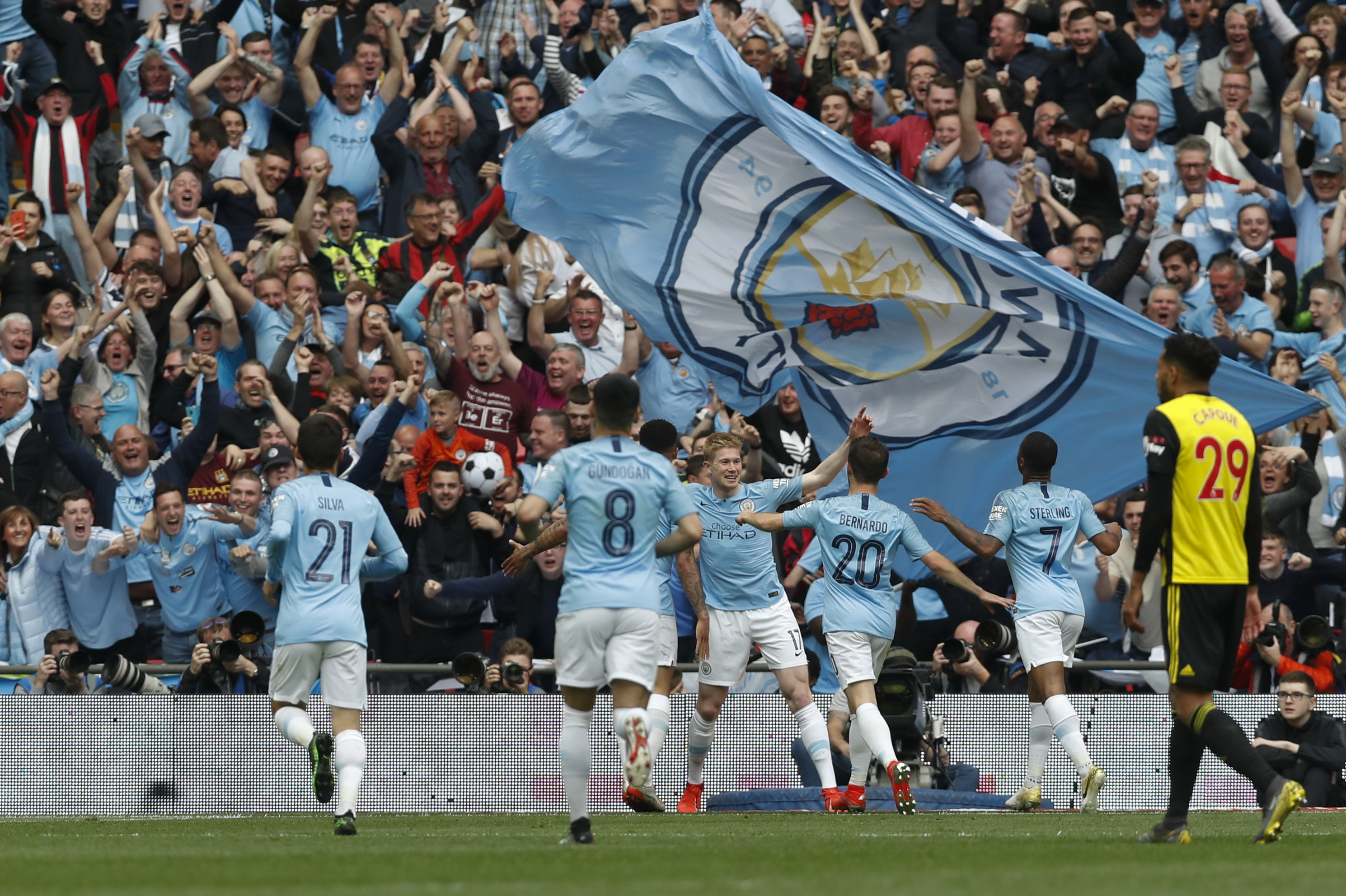 葡足协主席：我今天和C罗聊过，很清楚他有多渴望出现在场上（葡萄牙足协主席：今日与C罗交流，深知他对出场的渴望）