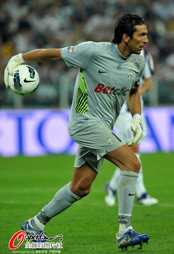 亨利：皇马半年就想换掉阿隆索太荒诞了，在那只会执教还不够