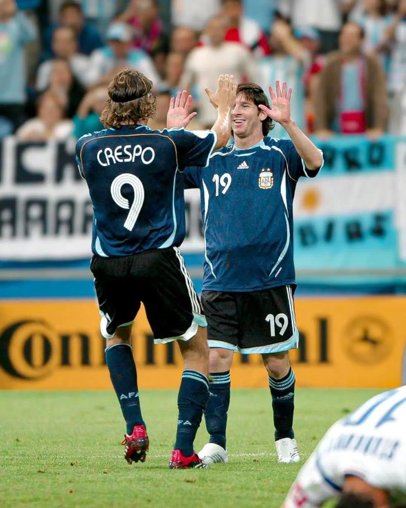 扎卡：阿隆索用真诚赢得尊重，场上表现是他用人的唯一标准（扎卡：阿隆索以真诚服众，用人只看场上表现）