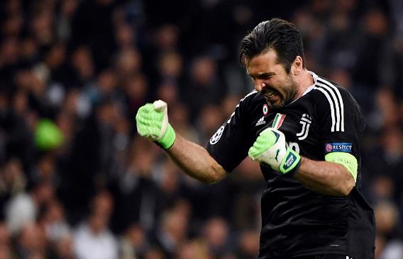 本赛季湖人打到关键时刻的比赛8胜0负，未尝败绩