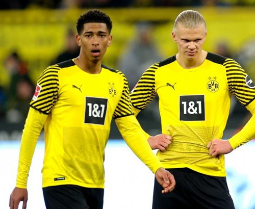 足球专项体能训练全解析（足球专项体能训练深度指南）